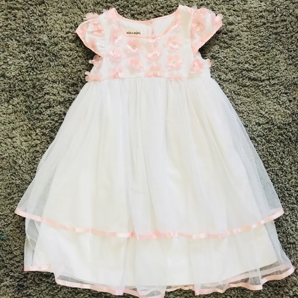 Beautiful flower girl dress.